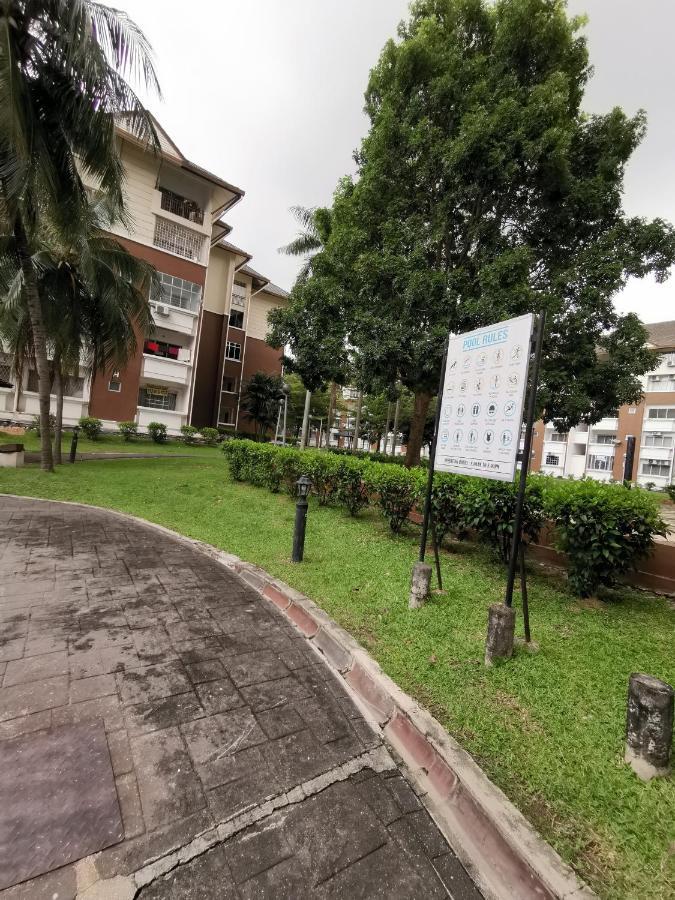 My Place Apartment Subang Jaya Exteriör bild