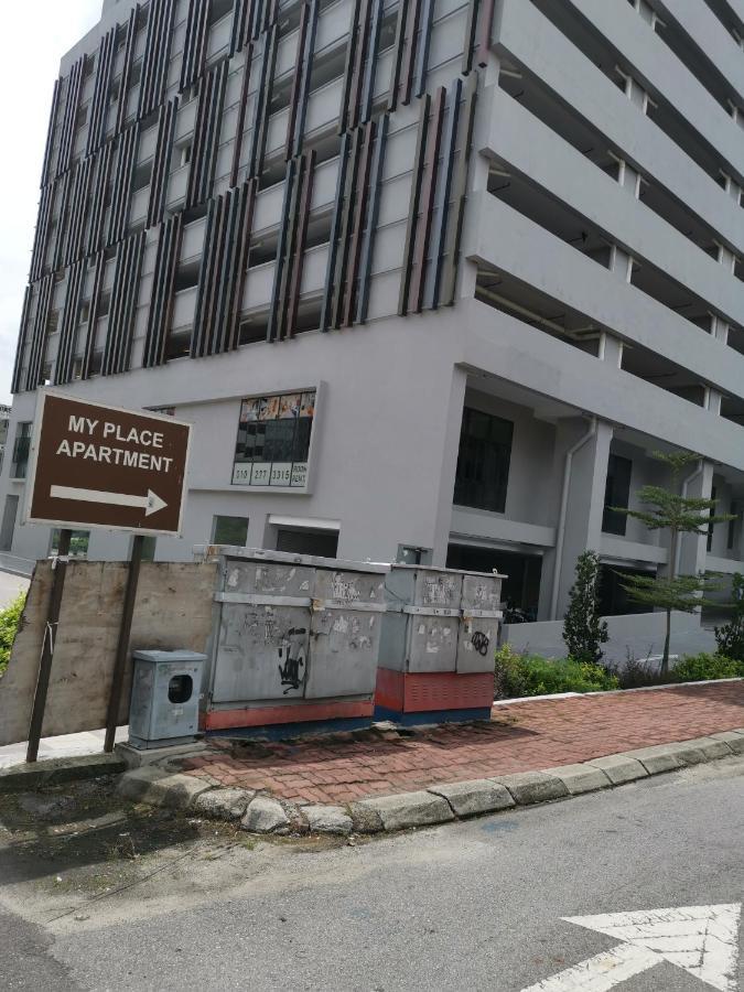 My Place Apartment Subang Jaya Exteriör bild